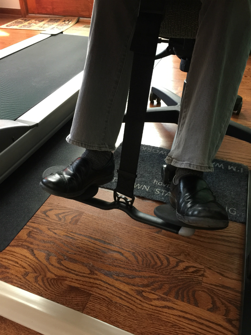 under Desk Footrest Can Swing 180 ° Foot Stool for Gaming Work