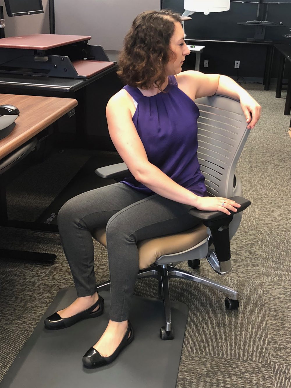 Top 9 Desk Stretches to Eliminate Muscle Stiffness at Work